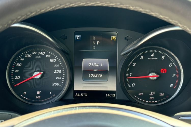 Used Mercedes-Benz GLC 2016 GLC 200 4MATIC Odometer Close Up