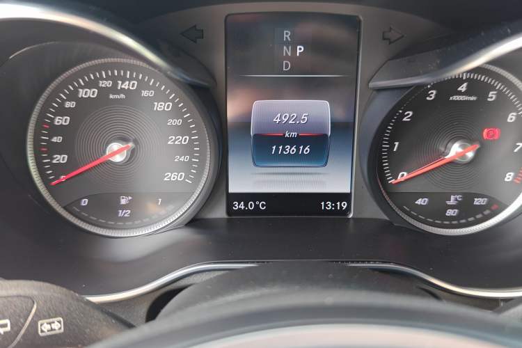 Used Mercedes-Benz GLC 2016 GLC 300 4MATIC Luxury Model Odometer Close Up