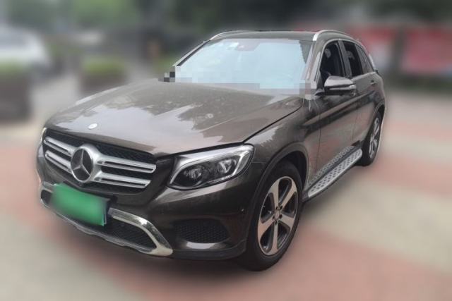 Ojetý Mercedes-Benz GLC 2016 GLC 300 4MATIC Dynamic Model