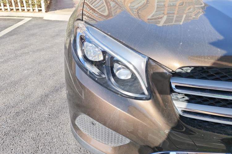 Used Mercedes-Benz GLC 2016 GLC 300 4MATIC Luxury Model Right Front Headlight