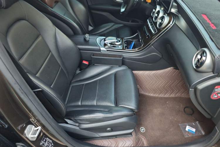 Used Mercedes-Benz GLC 2016 GLC 260 4MATIC Dynamic Edition Right Front Seat