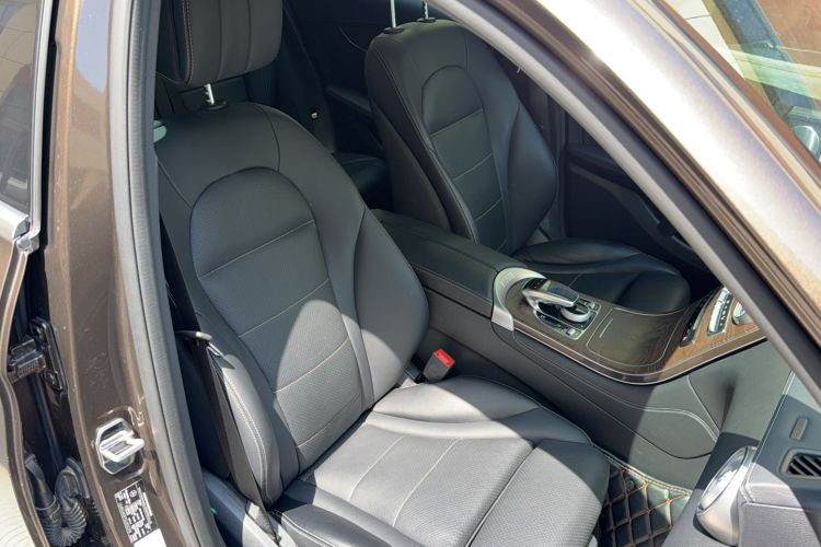 Used Mercedes-Benz GLC 2016 GLC 300 4MATIC Dynamic Model Right Front Seat
