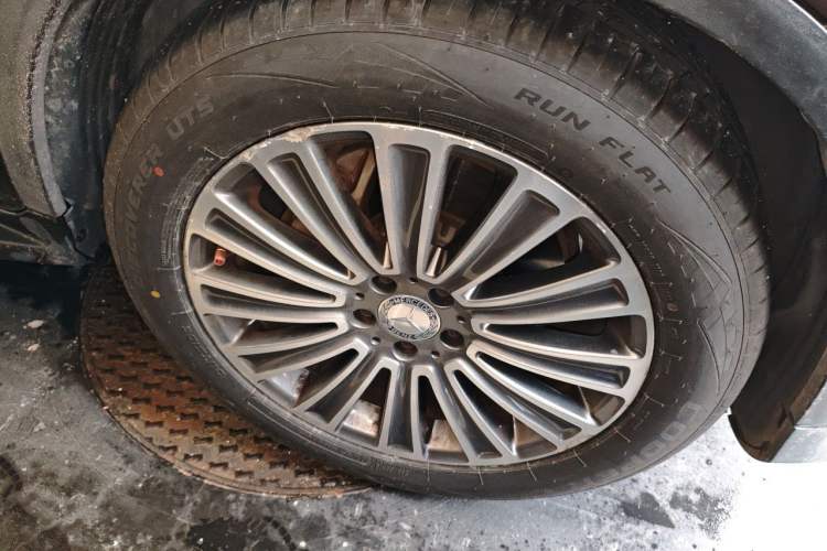 Used Mercedes-Benz GLC 2016 GLC 260 4MATIC Dynamic Edition Right Front Wheel Hub