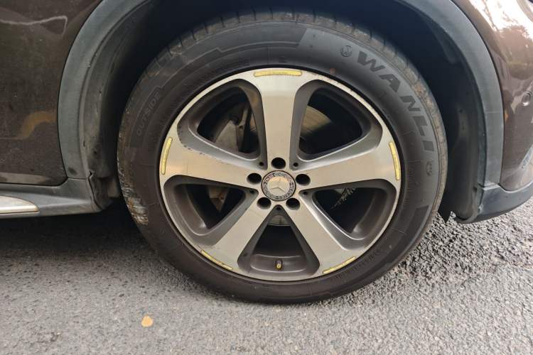 Used Mercedes-Benz GLC 2016 GLC 260 4MATIC Luxury Model Right Front Wheel Hub