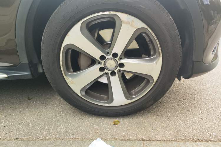 Used Mercedes-Benz GLC 2016 GLC 300 4MATIC Dynamic Model Right Front Wheel Hub