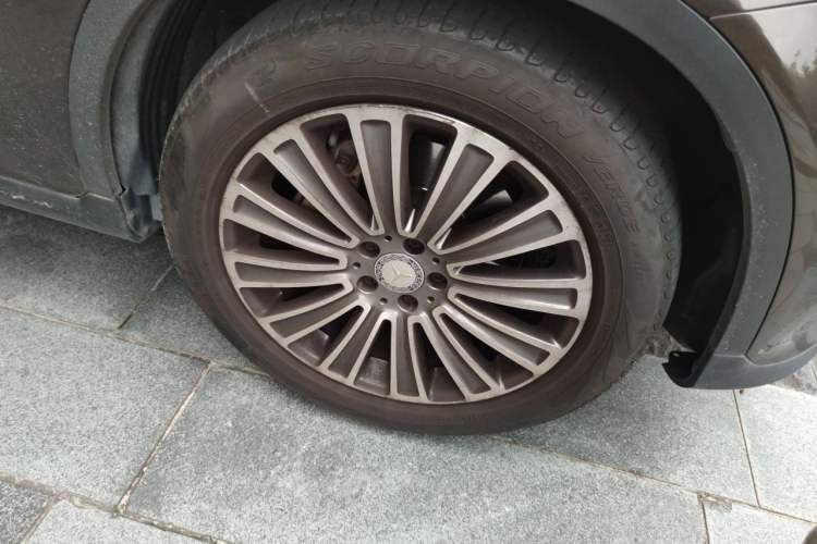 Used Mercedes-Benz GLC 2016 GLC 260 4MATIC Dynamic Edition Right Front Wheel Hub