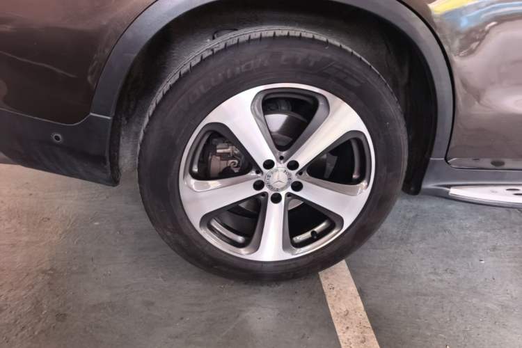 Used Mercedes-Benz GLC 2016 GLC 300 4MATIC Dynamic Model Right Rear Wheel Hub