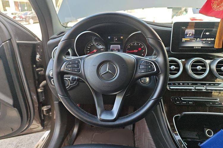 Used Mercedes-Benz GLC 2016 GLC 260 4MATIC Dynamic Edition Steering Wheel