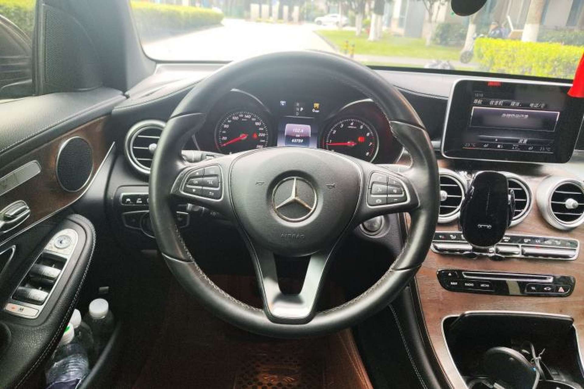 Used Mercedes-Benz GLC 2016 GLC 300 4MATIC Dynamic Model Steering Wheel
