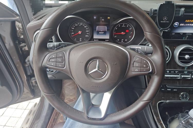 Used Mercedes-Benz GLC 2016 GLC 260 4MATIC Luxury Model Steering Wheel