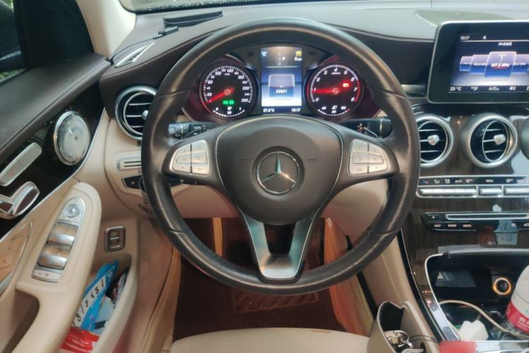 Used Mercedes-Benz GLC 2016 GLC 260 4MATIC Dynamic Edition Steering Wheel