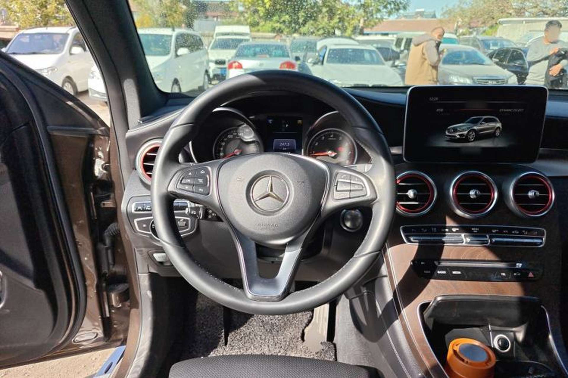Used Mercedes-Benz GLC 2016 GLC 300 4MATIC Luxury Model Steering Wheel