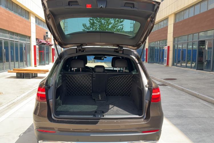 Used Mercedes-Benz GLC 2016 GLC 300 4MATIC Dynamic Model Trunk