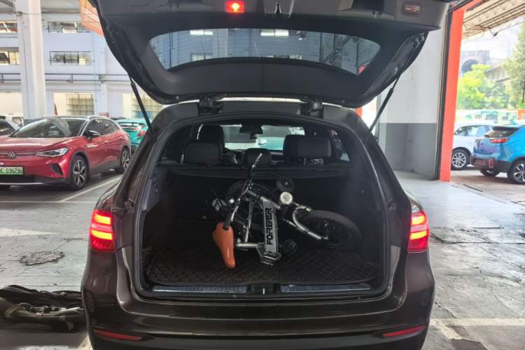 Used Mercedes-Benz GLC 2016 GLC 300 4MATIC Dynamic Model Trunk