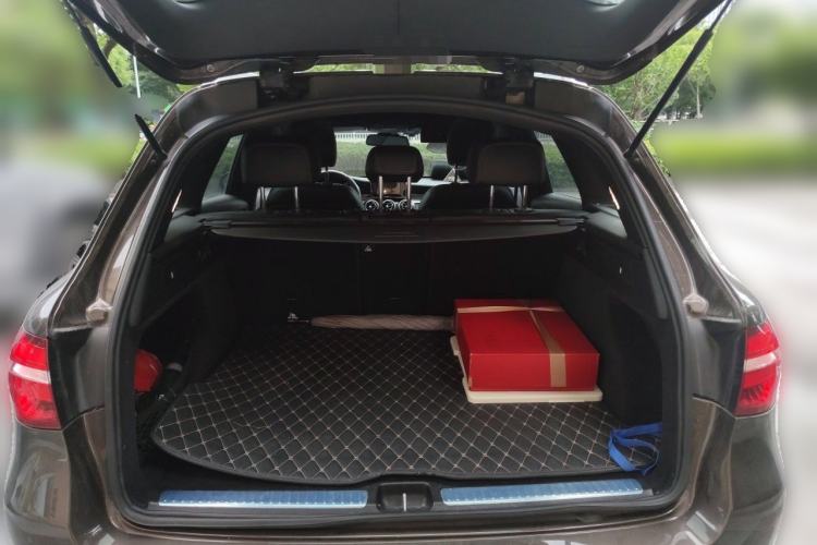 Used Mercedes-Benz GLC 2016 GLC 260 4MATIC Dynamic Edition Trunk