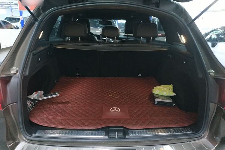 Used Mercedes-Benz GLC 2016 GLC 260 4MATIC Dynamic Edition Trunk