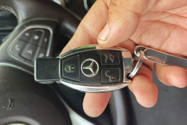 Used Mercedes-Benz GLC 2016 GLC 260 4MATIC Luxury Model Vehicle Key
