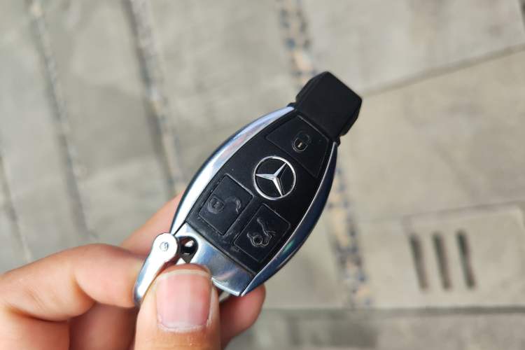 Used Mercedes-Benz GLC 2016 GLC 300 4MATIC Dynamic Model Vehicle Key