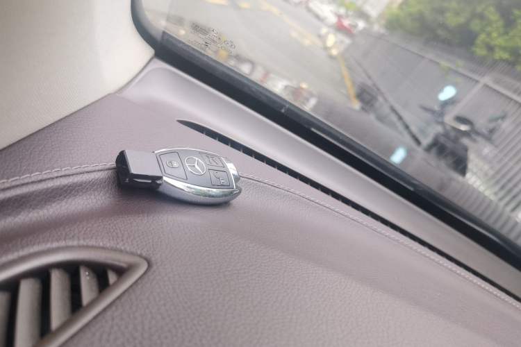 Used Mercedes-Benz GLC 2016 GLC 260 4MATIC Luxury Model Vehicle Key