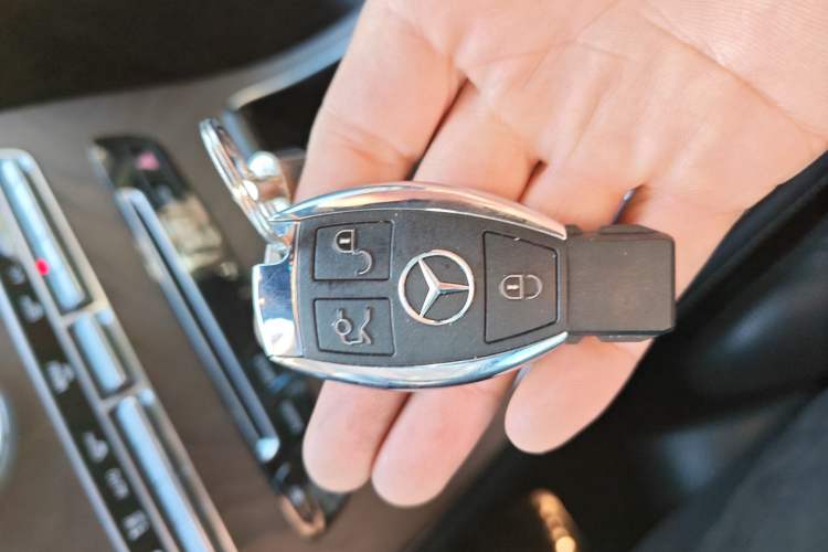 Used Mercedes-Benz GLC 2016 GLC 300 4MATIC Luxury Model Vehicle Key