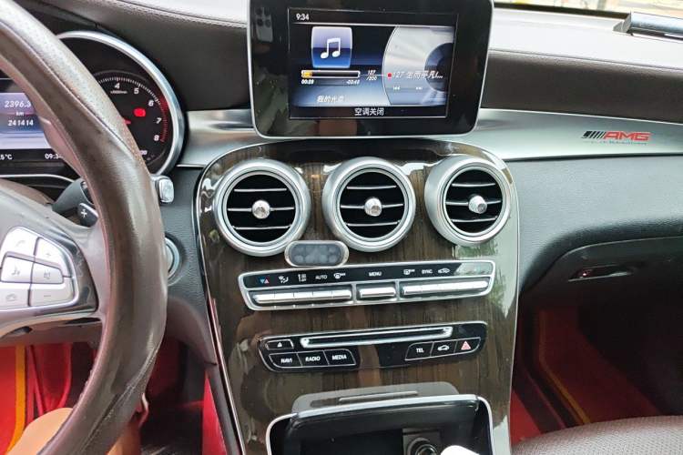 Used Mercedes-Benz GLC 2016 GLC 260 4MATIC Dynamic Edition Audio And AC Panel