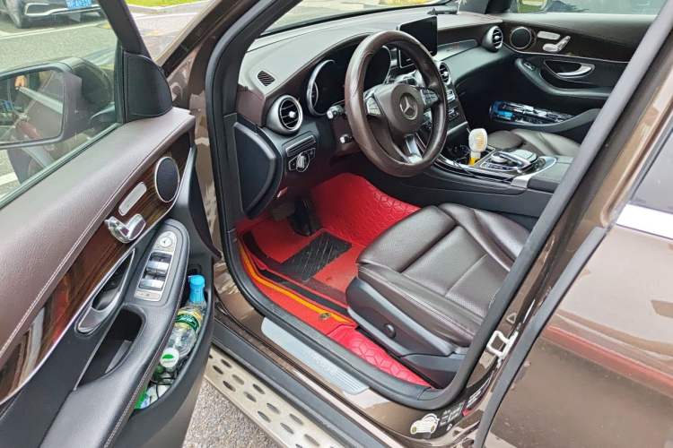 Used Mercedes-Benz GLC 2016 GLC 260 4MATIC Dynamic Edition Driver Seat