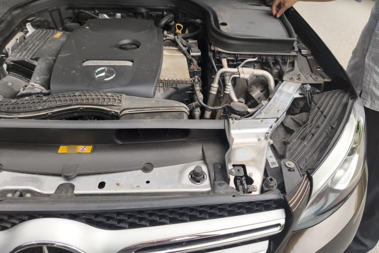 Used Mercedes-Benz GLC 2016 GLC 300 4MATIC Dynamic Model Engine Bay Left