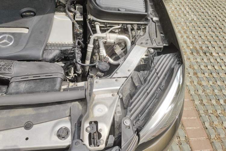 Used Mercedes-Benz GLC 2016 GLC 200 4MATIC Engine Bay Left