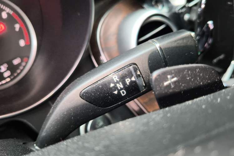 Used Mercedes-Benz GLC 2016 GLC 300 4MATIC Dynamic Model Gear Lever