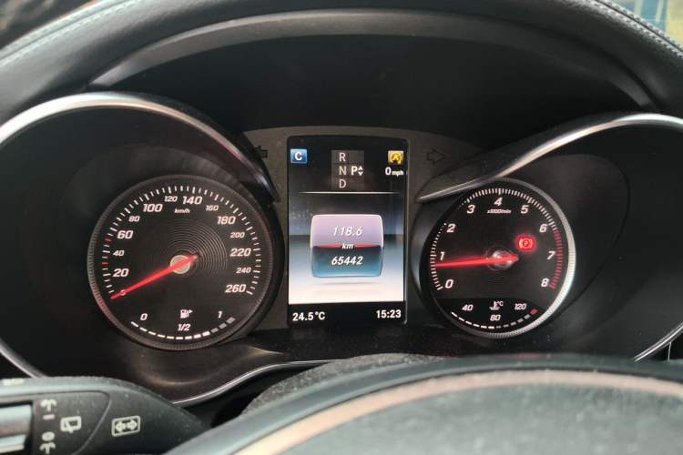 Used Mercedes-Benz GLC 2016 GLC 300 4MATIC Dynamic Model Instrument Cluster