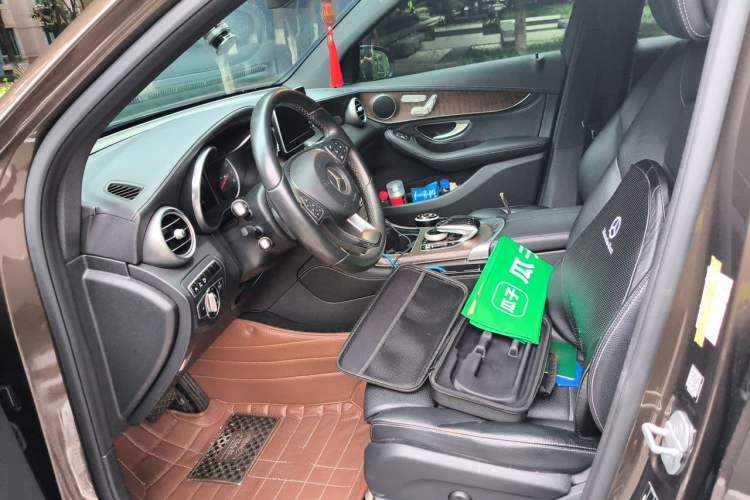 Used Mercedes-Benz GLC 2016 GLC 300 4MATIC Dynamic Model Left Front Seat