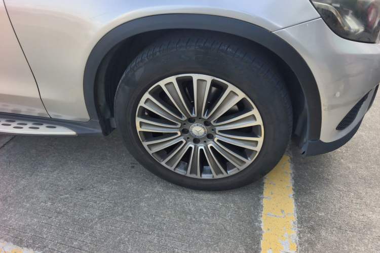 Used Mercedes-Benz GLC 2016 GLC 200 4MATIC Right Front Wheel Hub