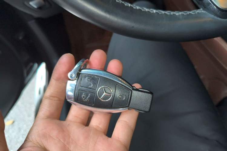 Used Mercedes-Benz GLC 2016 GLC 300 4MATIC Dynamic Model Vehicle Key