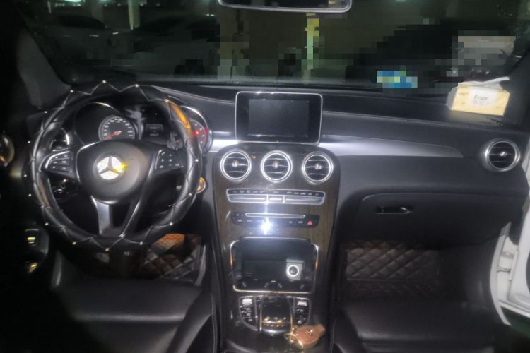 Used Mercedes-Benz GLC 2016 GLC 260 4MATIC Dynamic Edition Center Console