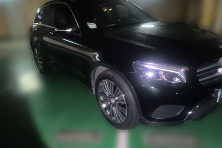 Used Mercedes-Benz GLC 2016 GLC 260 4MATIC Dynamic Edition Front Right 45 Deg
