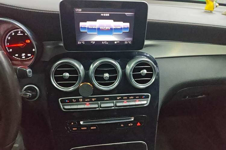 Used Mercedes-Benz GLC 2016 GLC 200 4MATIC Audio And AC Panel
