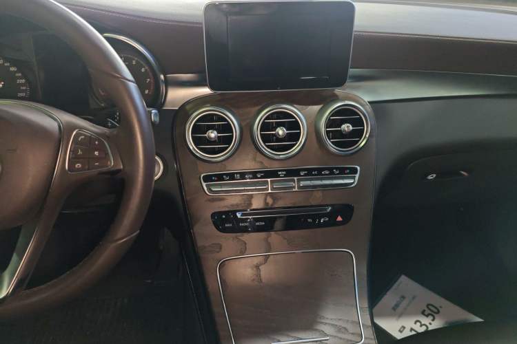 Used Mercedes-Benz GLC 2016 GLC 300 4MATIC Dynamic Model Audio And AC Panel