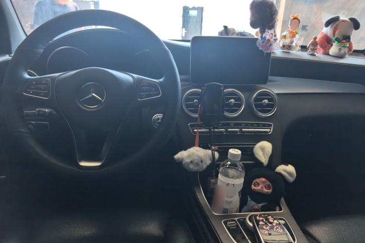 Used Mercedes-Benz GLC 2016 GLC 300 4MATIC Luxury Model Center Console