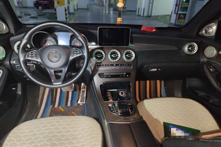 Used Mercedes-Benz GLC 2016 GLC 300 4MATIC Dynamic Model Center Console