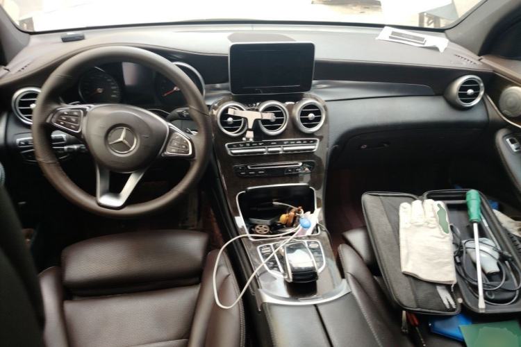 Used Mercedes-Benz GLC 2016 GLC 260 4MATIC Luxury Model Center Console