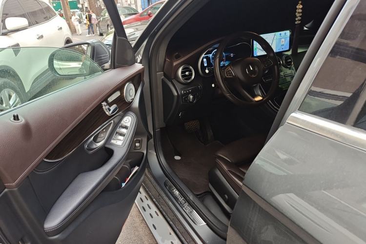 Used Mercedes-Benz GLC 2016 GLC 260 4MATIC Luxury Model Driver Seat