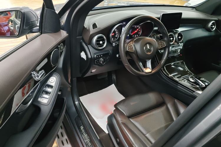 Used Mercedes-Benz GLC 2016 GLC 260 4MATIC Luxury Model Driver Seat