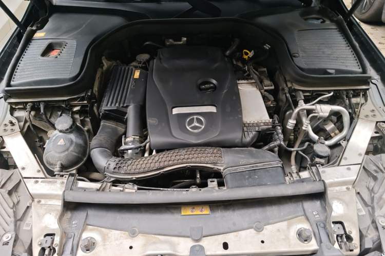 Used Mercedes-Benz GLC 2016 GLC 300 4MATIC Dynamic Model Engine Bay