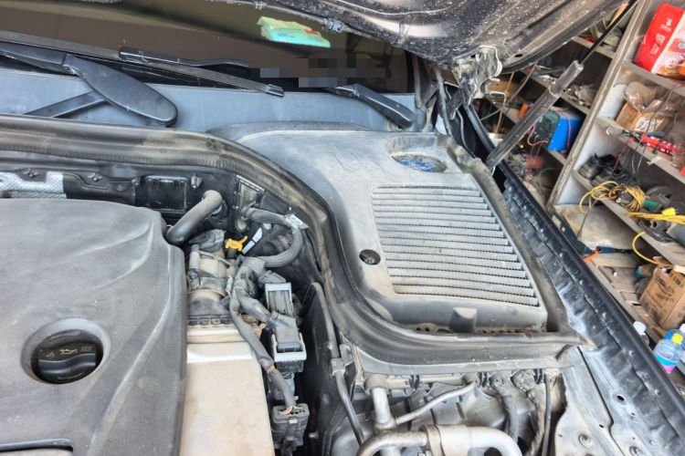 Used Mercedes-Benz GLC 2016 GLC 300 4MATIC Luxury Model Engine Bay Left