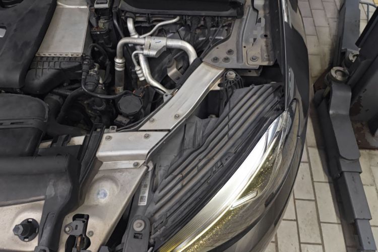 Used Mercedes-Benz GLC 2016 GLC 200 4MATIC Engine Bay Left