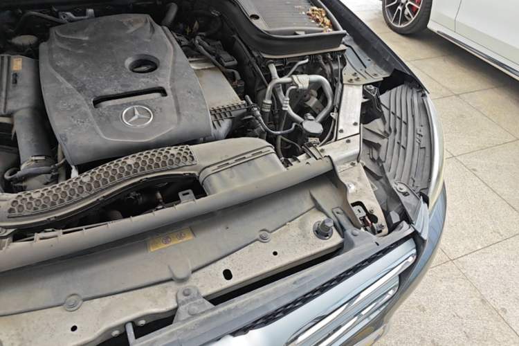 Used Mercedes-Benz GLC 2016 GLC 260 4MATIC Luxury Model Engine Bay Left