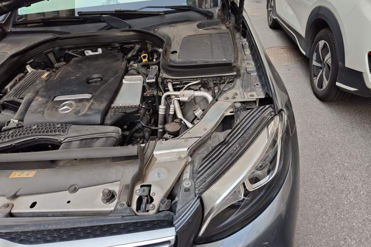 Used Mercedes-Benz GLC 2016 GLC 260 4MATIC Luxury Model Engine Bay Left