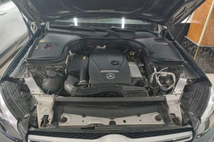 Used Mercedes-Benz GLC 2016 GLC 260 4MATIC Dynamic Edition Engine Bay