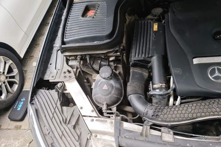 Used Mercedes-Benz GLC 2016 GLC 300 4MATIC Dynamic Model Engine Bay Right