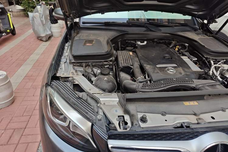 Used Mercedes-Benz GLC 2016 GLC 260 4MATIC Luxury Model Engine Bay Right